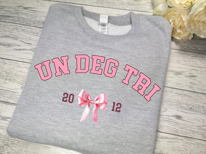 Personalised Kids / adults unisex Heather GREY welsh bow BIRTHDAY AGE year jumper